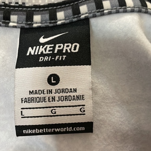 NWT NIKE PRO WARM AZTEC PRINT HALF ZIP PERFORMANCE TOP. BLACK/GRAY. SIZE - L - Picture 4 of 4